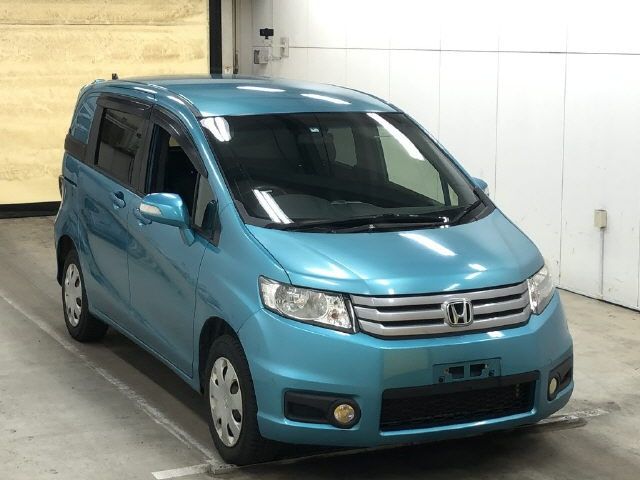 4040 Honda Freed spike GB4 2012 г. (IAA Osaka)